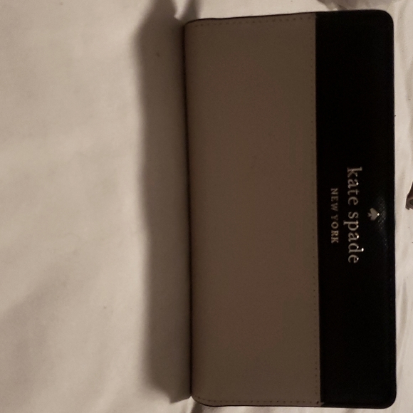 Kate spade wallet - Picture 1 of 3